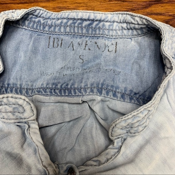 Blank NYC twist front chambray top - Picture 4 of 5